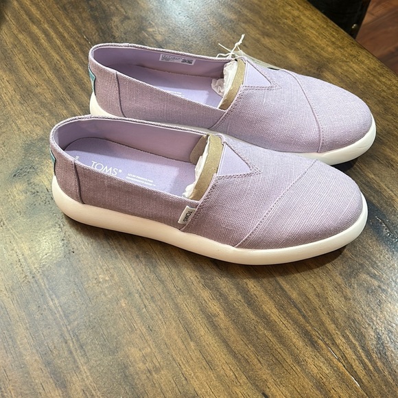 Toms Shoes - NWT Toms Alpargata Mallow slip on, light orchid, size 9.
